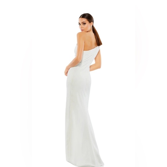 Ieena for Mac Duggal White Crepe One Shoulder Bow Gown  #26665 size 14- NWT - Picture 2 of 9